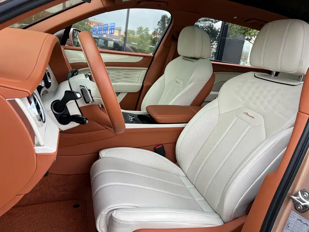 Bentayga 4.0 T V8 LWB Range Elegant Degree