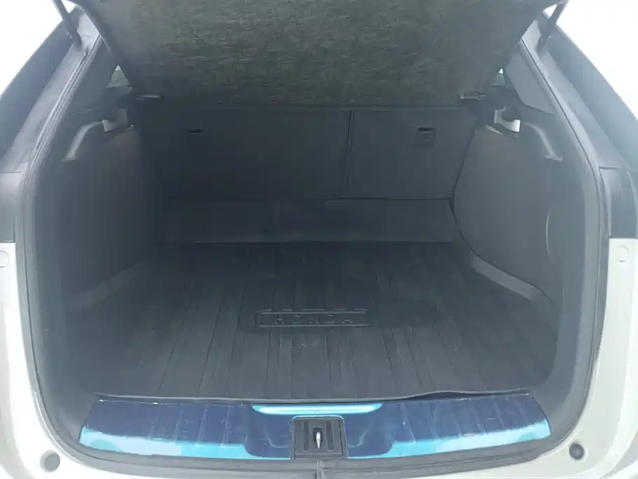 Honda UR-V 370 TURBO 2 WD Graceful