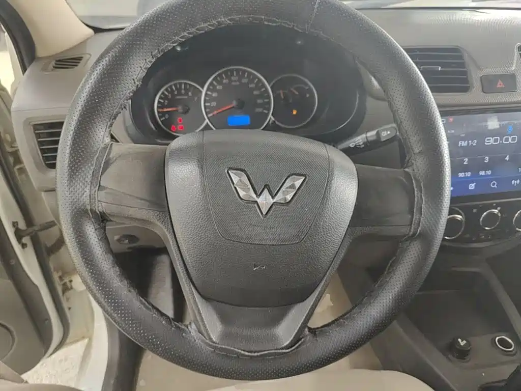 Wuling Hongguang 1.5 L Classic S Standard