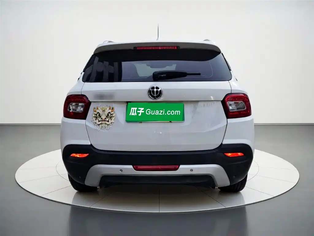 Brilliance V3 中华V3 2016款 1.5 T 自动旗舰型