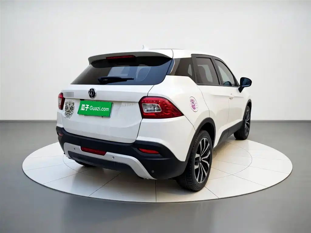 Brilliance V3 中华V3 2016款 1.5 T 自动旗舰型