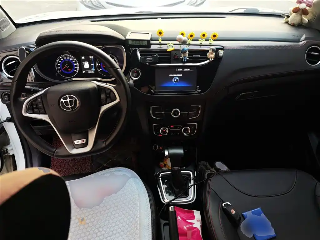 Brilliance V3 中华V3 2016款 1.5 T 自动旗舰型