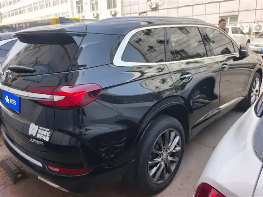 Enclave 28 T 4 WD Distinguished