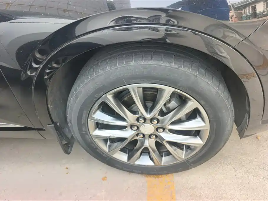 Enclave 28 T 4 WD Distinguished