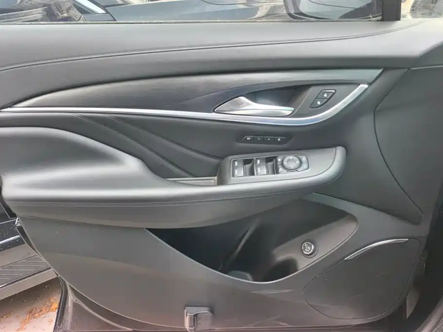 Enclave 28 T 4 WD Distinguished