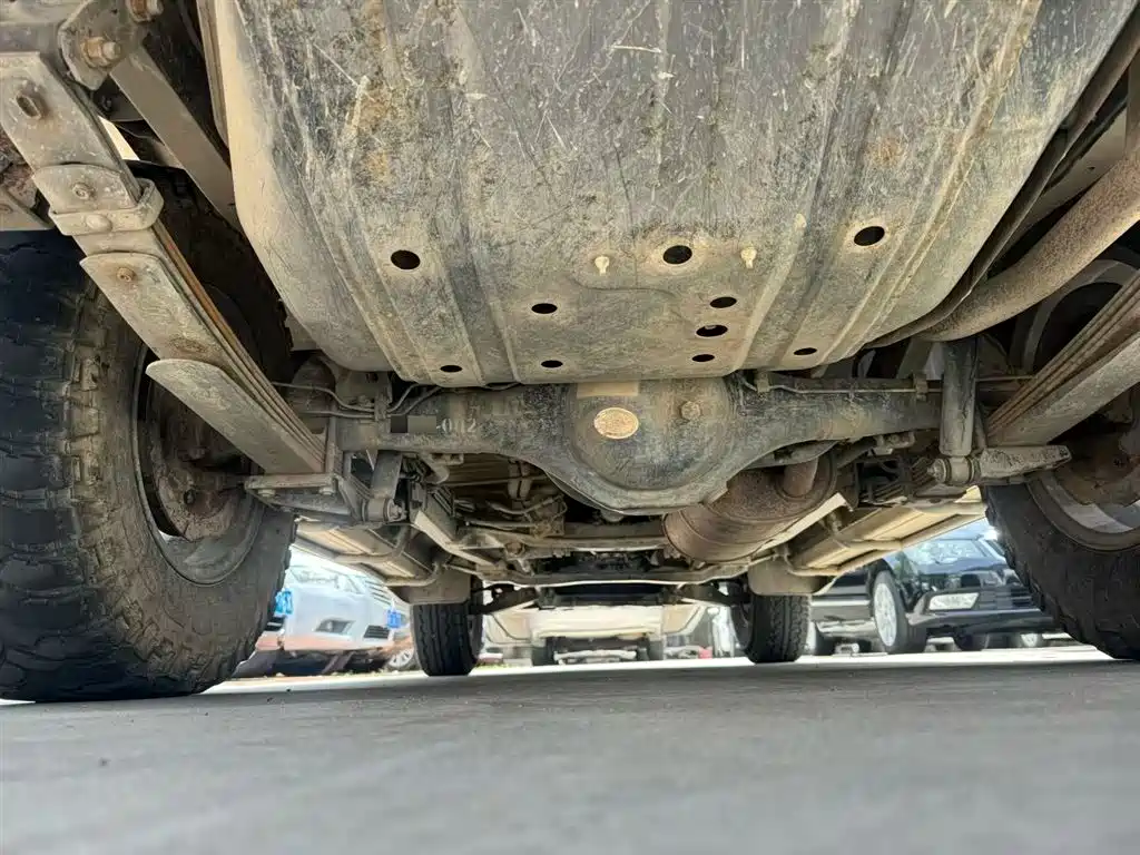 Black King Kong 2.2 L Manual 2 WD Standard