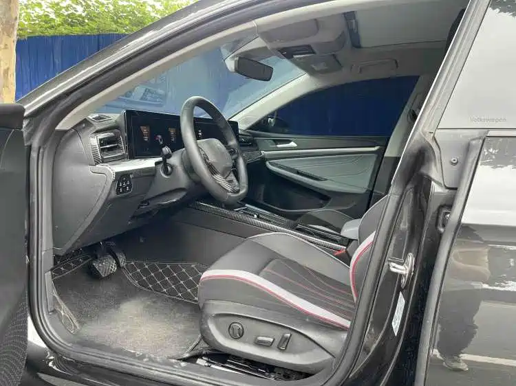 Lamando Lamando L 280 TSI DSG Dazzle Hot
