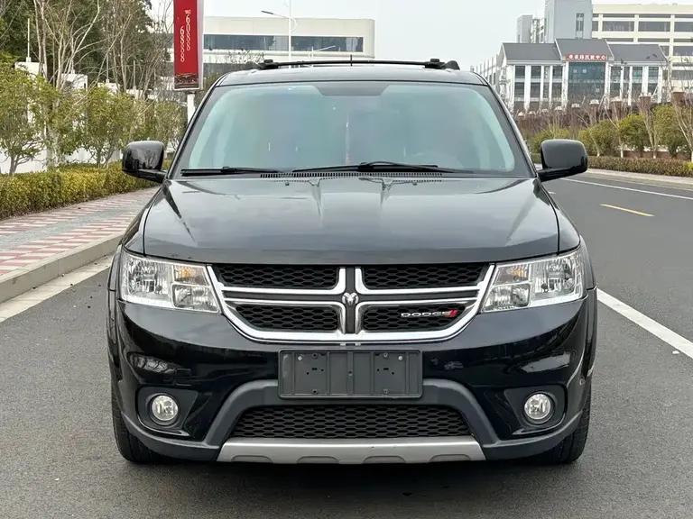 Dodge Journey 2.4 L 2 WD Premium Style