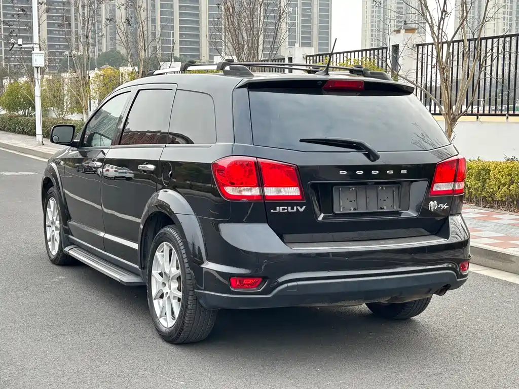 Journey 2.4 L 2 WD Premium Style