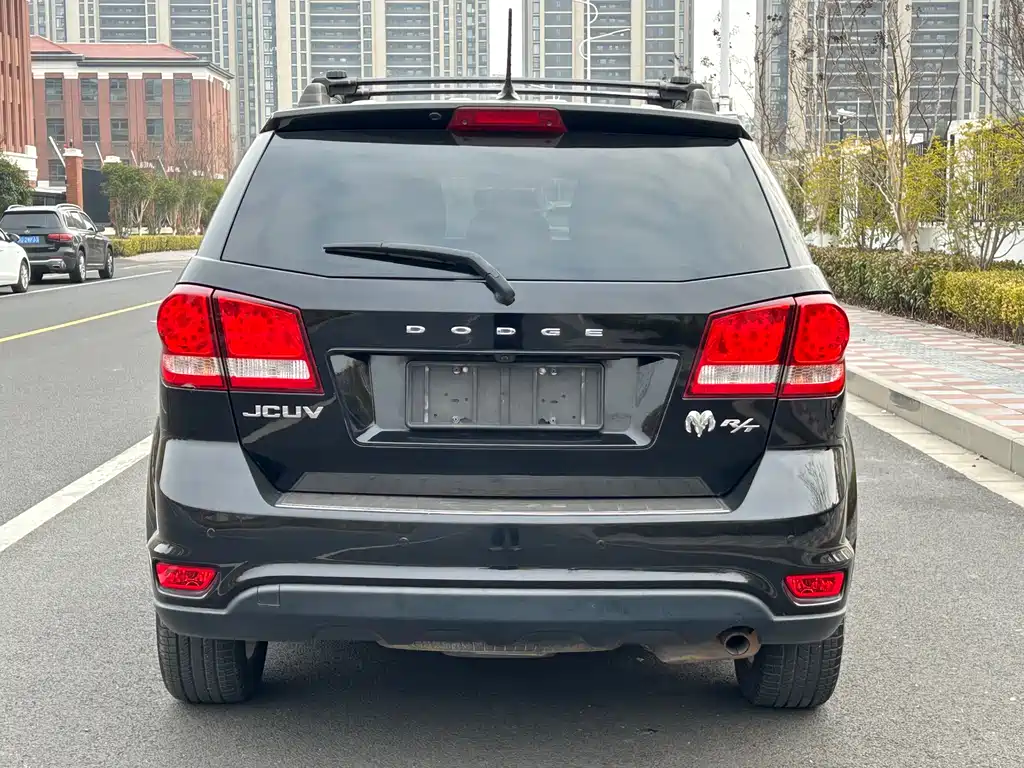 Journey 2.4 L 2 WD Premium Style