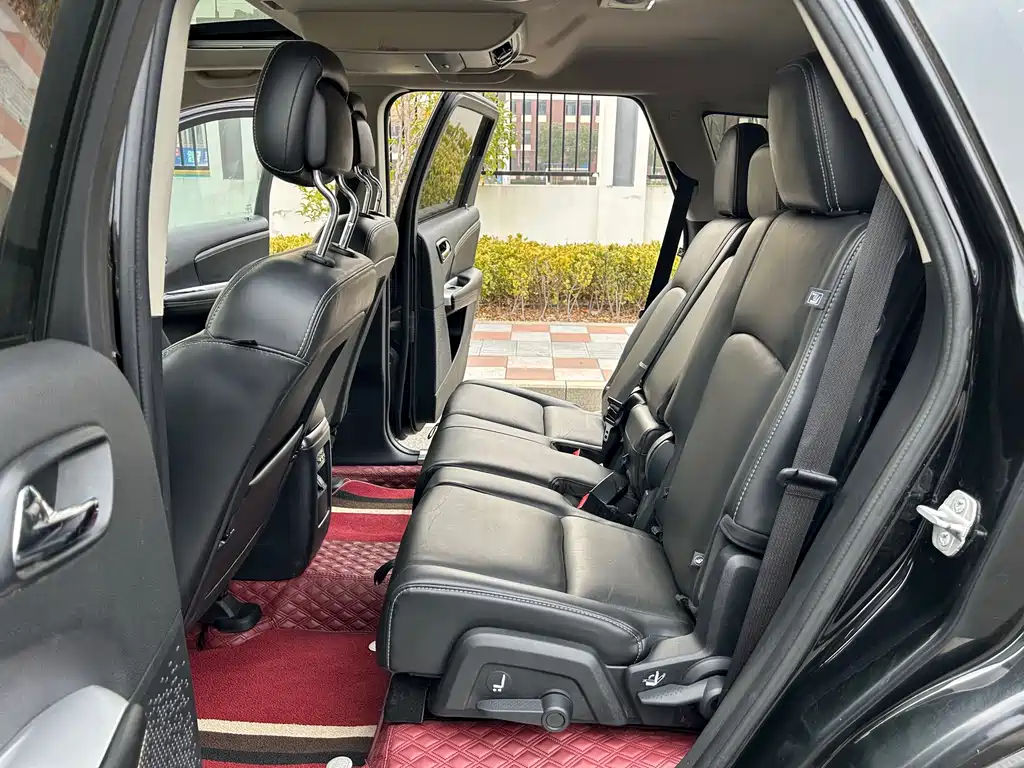 Journey 2.4 L 2 WD Premium Style