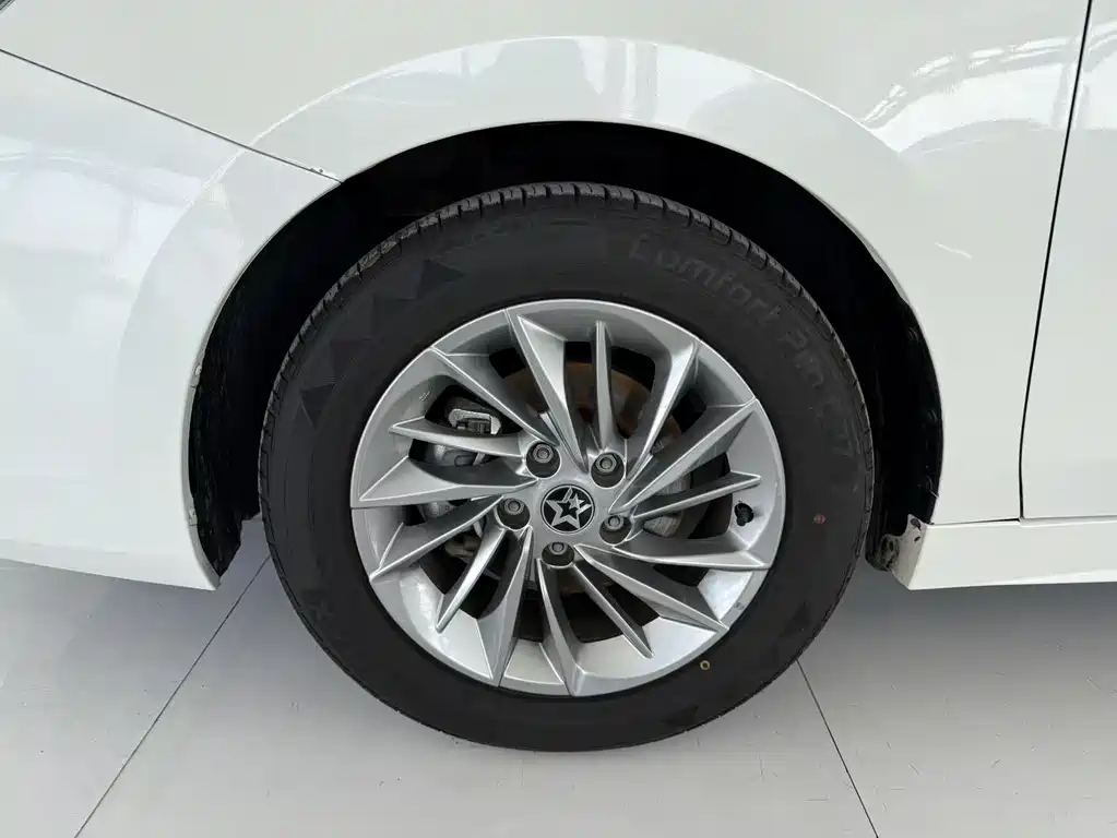 Venucia D60 PLUS 1.6 L XL CVT Joy Leading