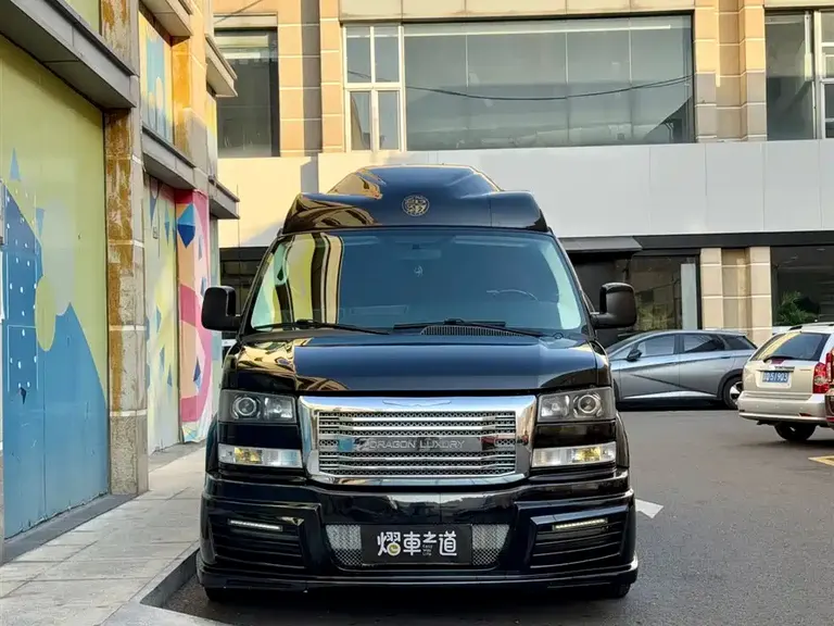 GMC SAVANA 5.3 L 4 WD Leader