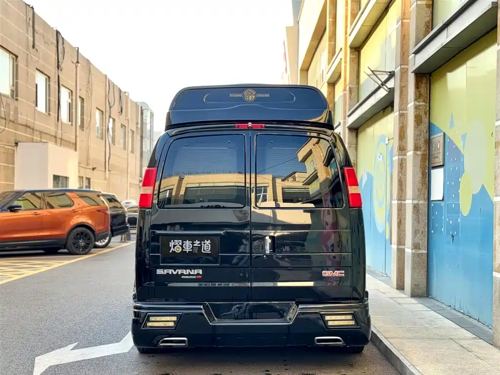 SAVANA 5.3 L 4 WD Leader