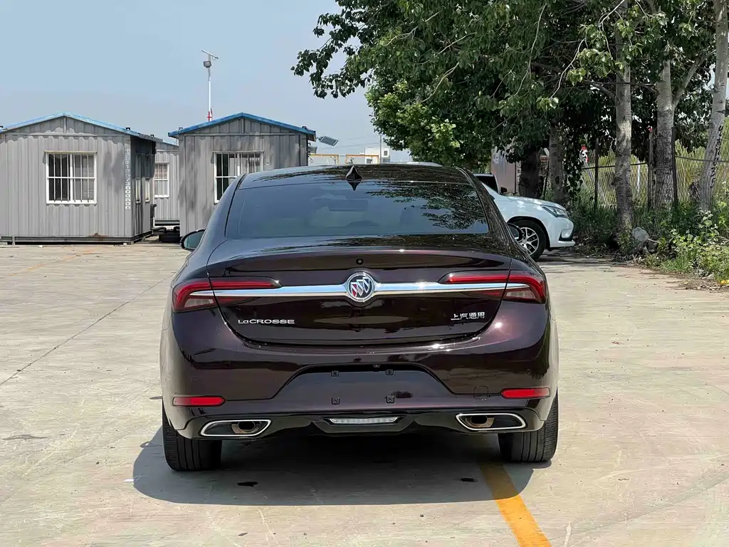 LaCrosse Avenir Avenir Flagship