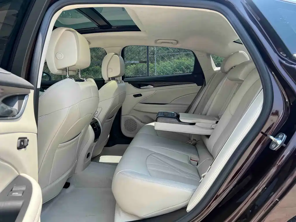 LaCrosse Avenir Avenir Flagship
