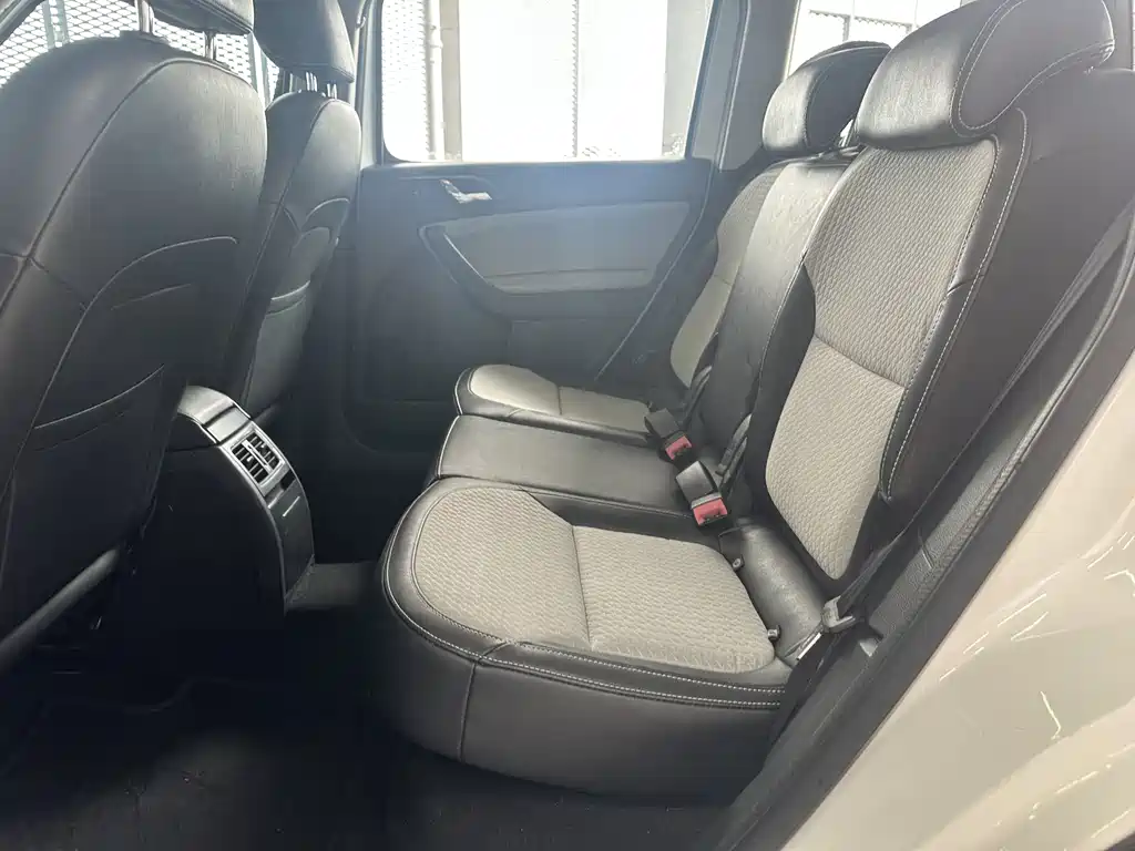 Yeti 1.6 L Manual Forward