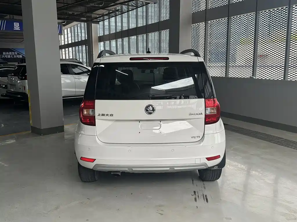 Yeti 1.6 L Manual Forward