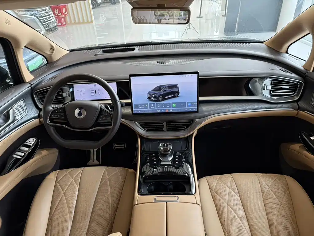 Denza D9 DM-i Smart Drive 1020 4 WD Honored