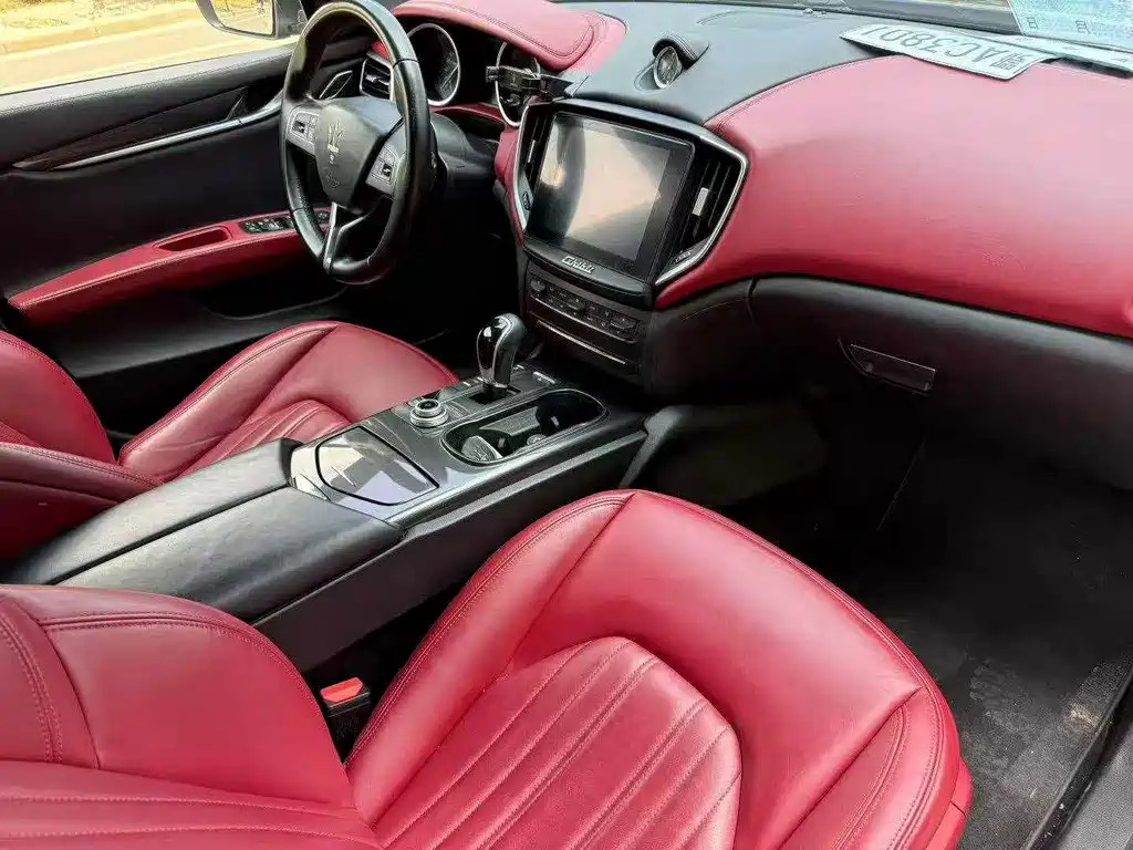 Ghibli 3.0 T Standard