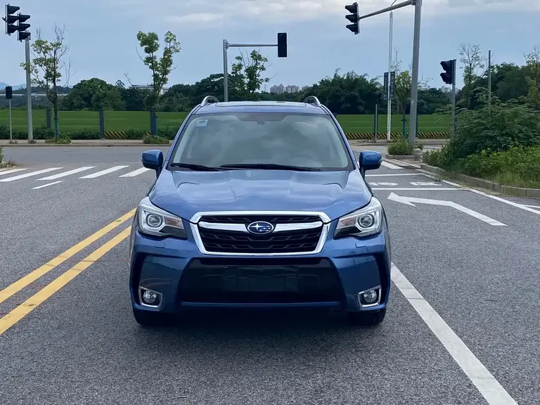 Subaru Forester 2.5 i Distinguished Navigation