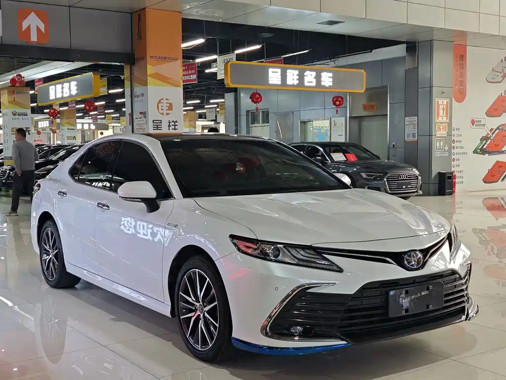 Camry Dual Engine 2.5 HG Luxury