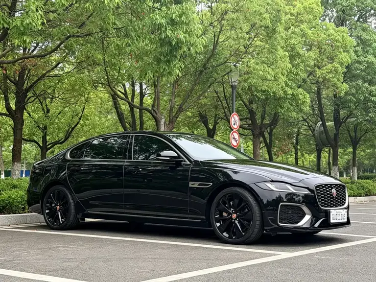 Jaguar XFL XFL 2.0 T P250 2 WD Premium Luxury Gilt