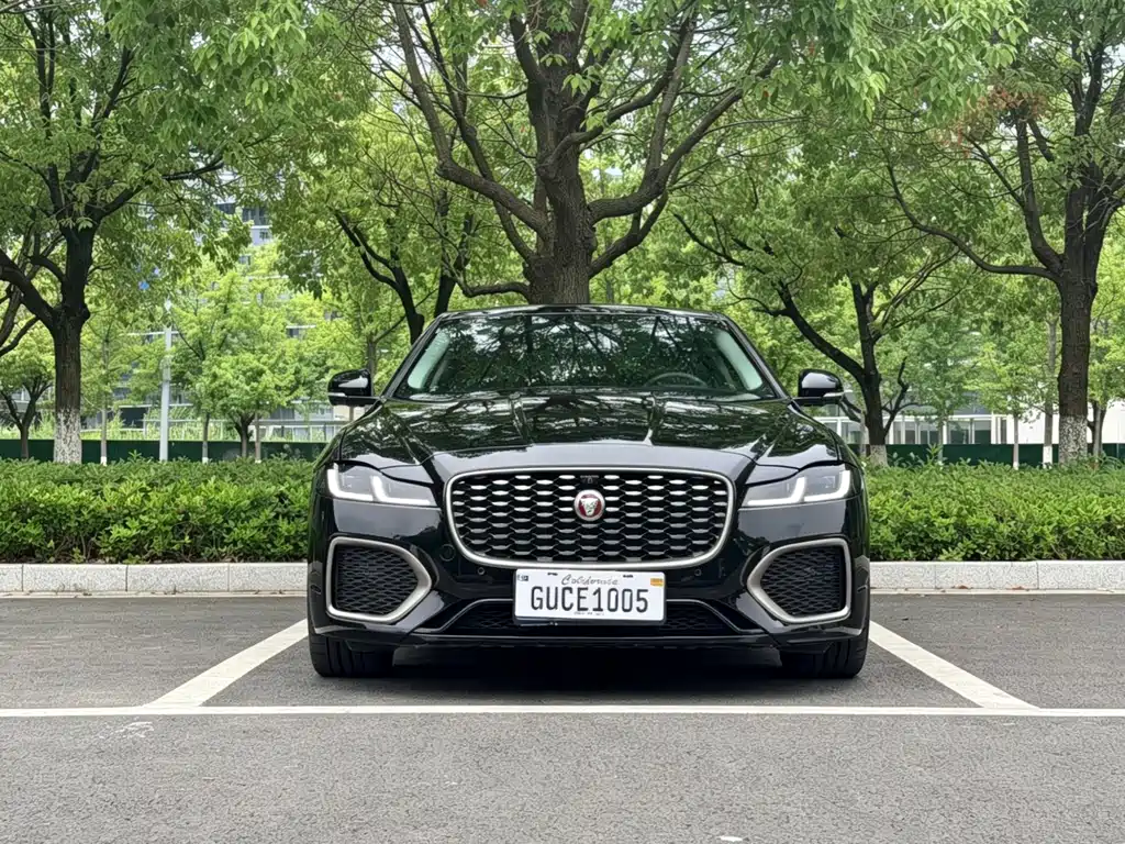 Jaguar XFL XFL 2.0 T P250 2 WD Premium Luxury Gilt