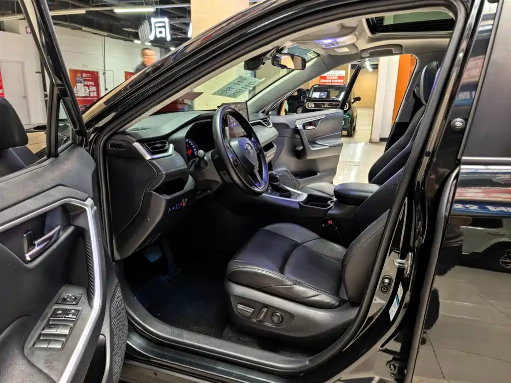 Wildlander 2.0 L CVT 4 WD Luxury