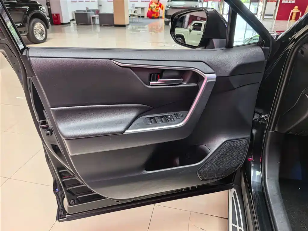 Wildlander 2.0 L CVT 4 WD Luxury