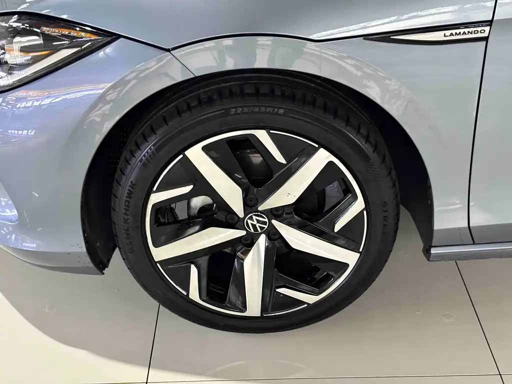 Lamando Lamando L 280 TSI DSG Spicy Cool