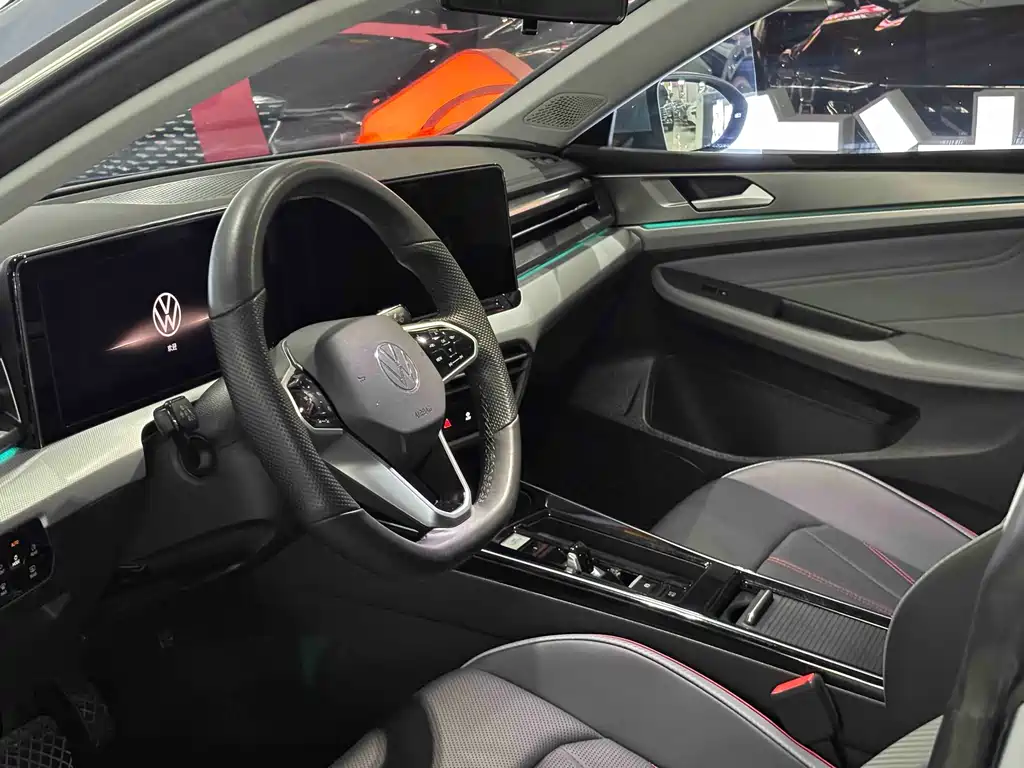 Lamando Lamando L 280 TSI DSG Spicy Cool