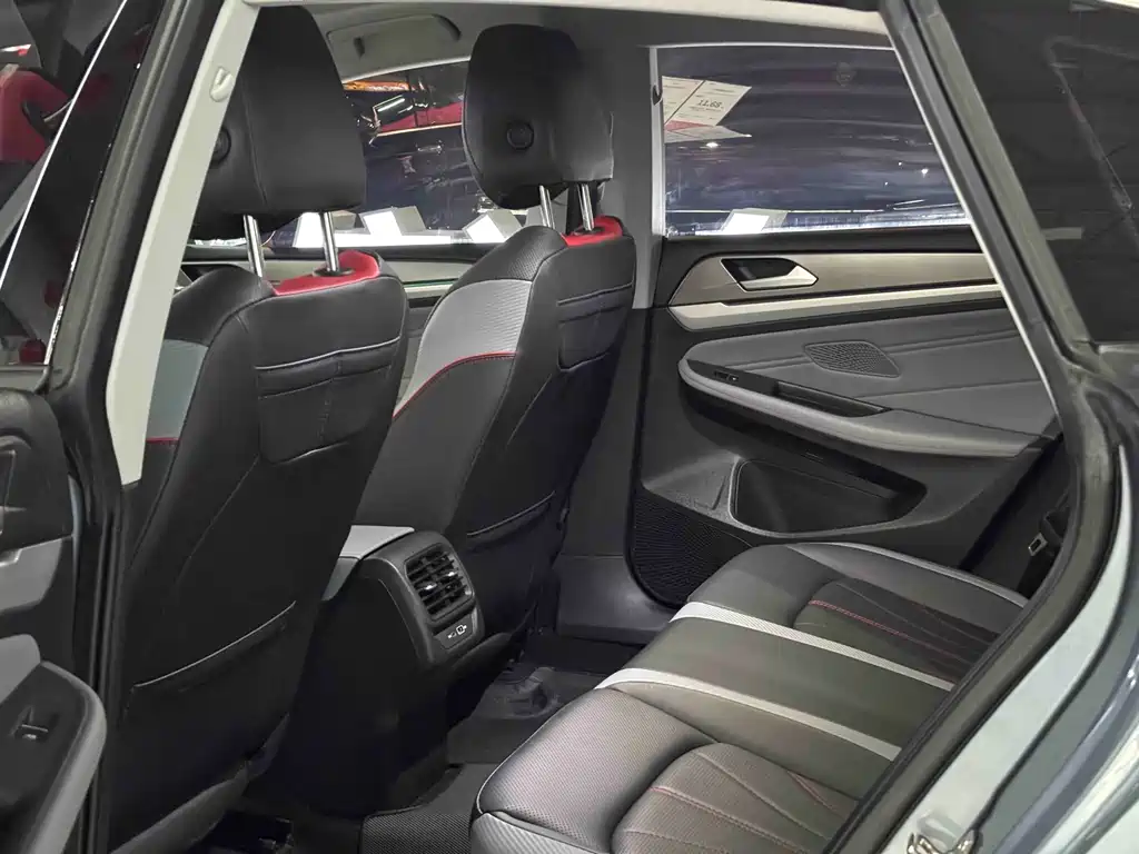 Lamando Lamando L 280 TSI DSG Spicy Cool