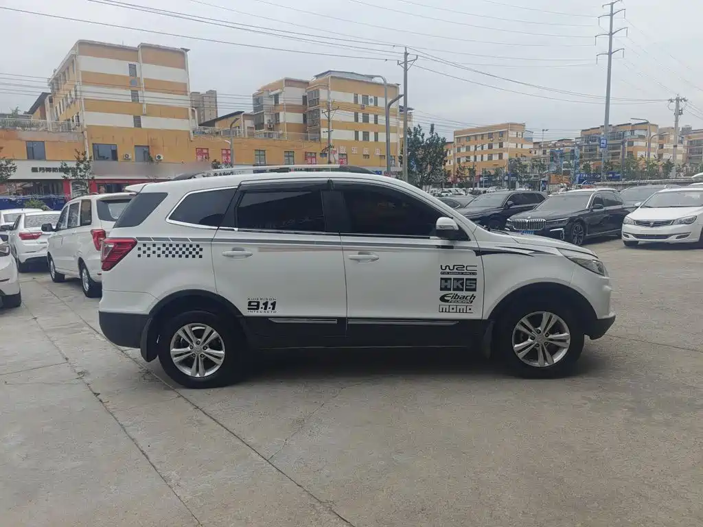 BAIC Huansu S3 1.5 L Comfort CN-IV