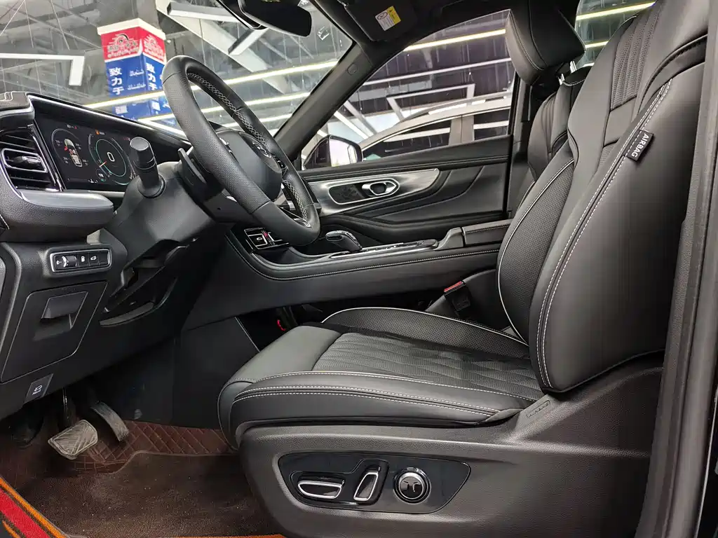 GAC Trumpchi GS8 Navigator Series 2.0 TGDI 2 WD Luxury Connected (7-seat)