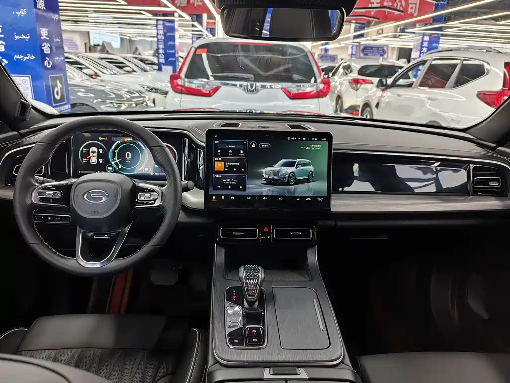 GAC Trumpchi GS8 Navigator Series 2.0 TGDI 2 WD Luxury Connected (7-seat)