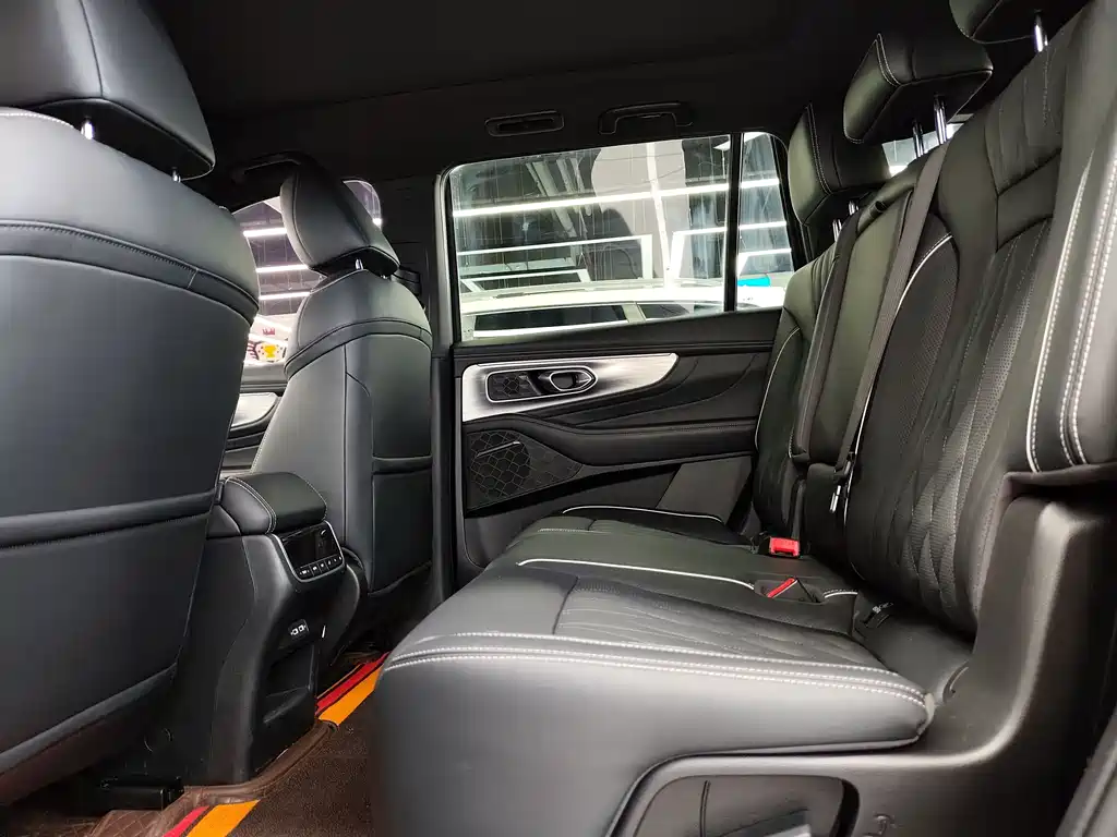GAC Trumpchi GS8 Navigator Series 2.0 TGDI 2 WD Luxury Connected (7-seat)