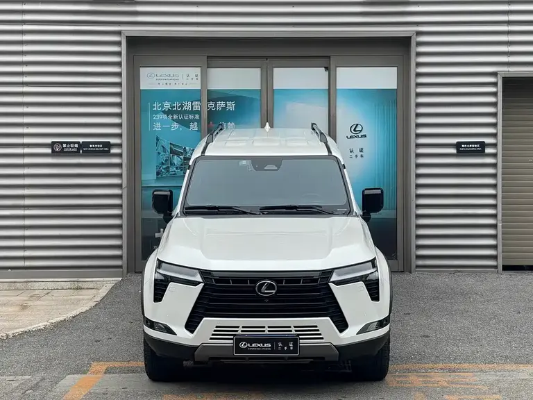 Lexus GX OVERTRAIL Far Peak