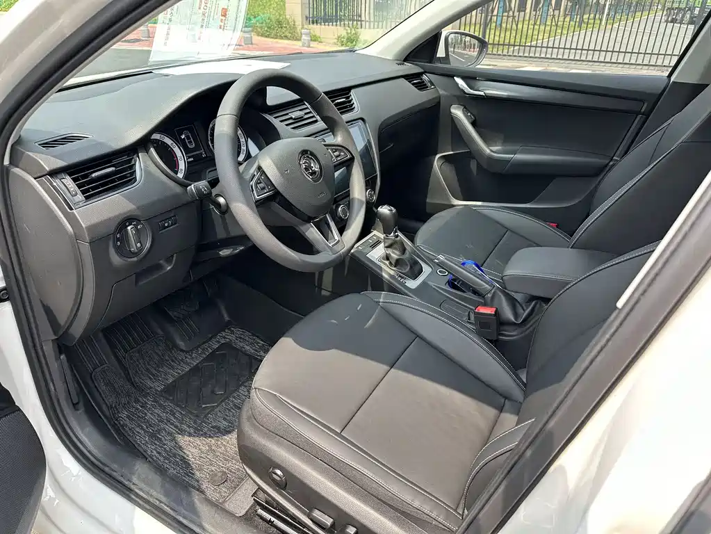 Octavia 明锐 2022款 1.5 L 自动舒享版