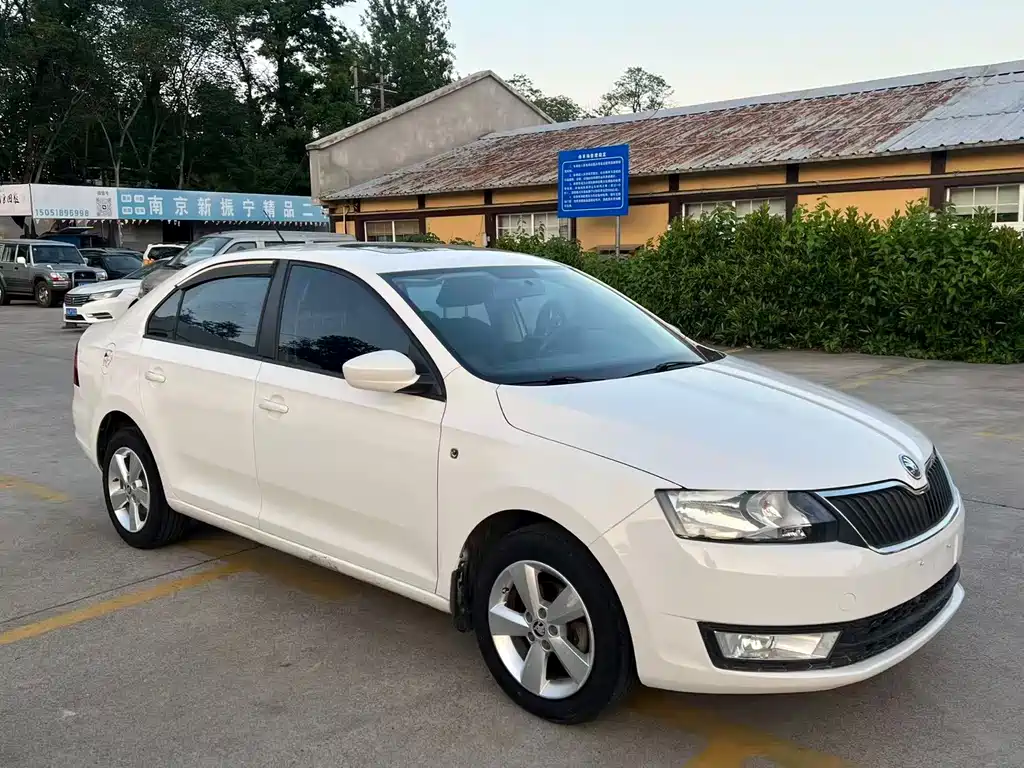 Rapid 1.6 L Manual Smart Select