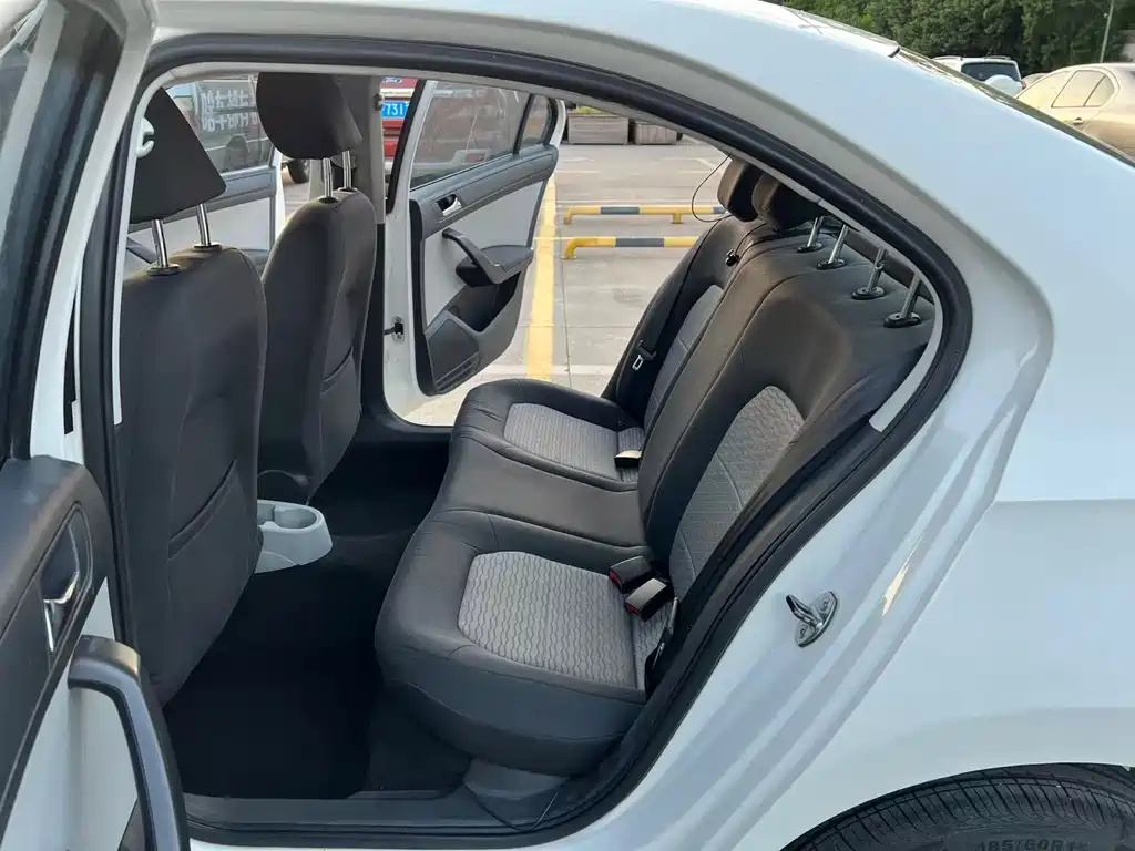 Rapid 1.6 L Manual Smart Select