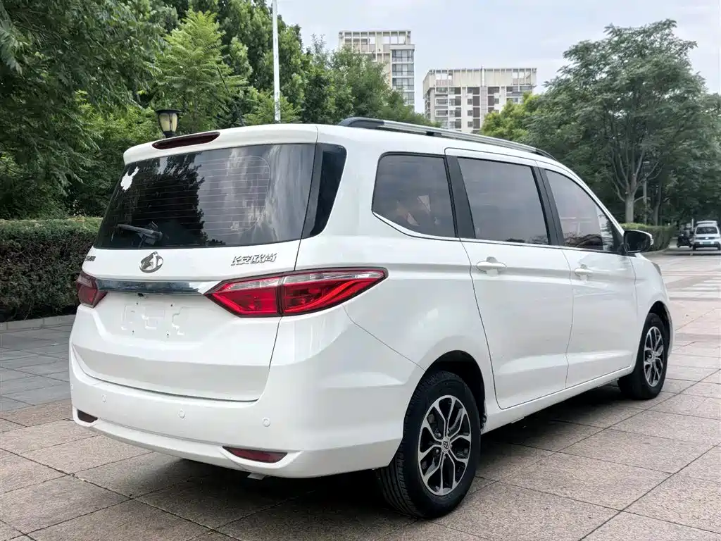 Changan Oshan A600 1.5 L Manual Luxury 7-seat