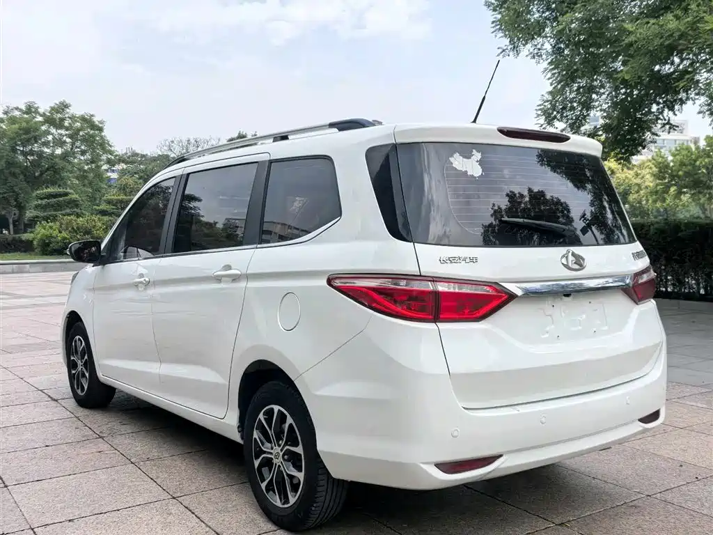 Changan Oshan A600 1.5 L Manual Luxury 7-seat