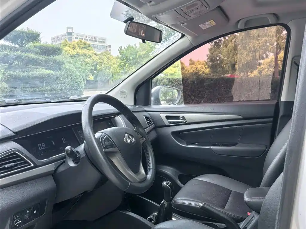 Changan Oshan A600 1.5 L Manual Luxury 7-seat