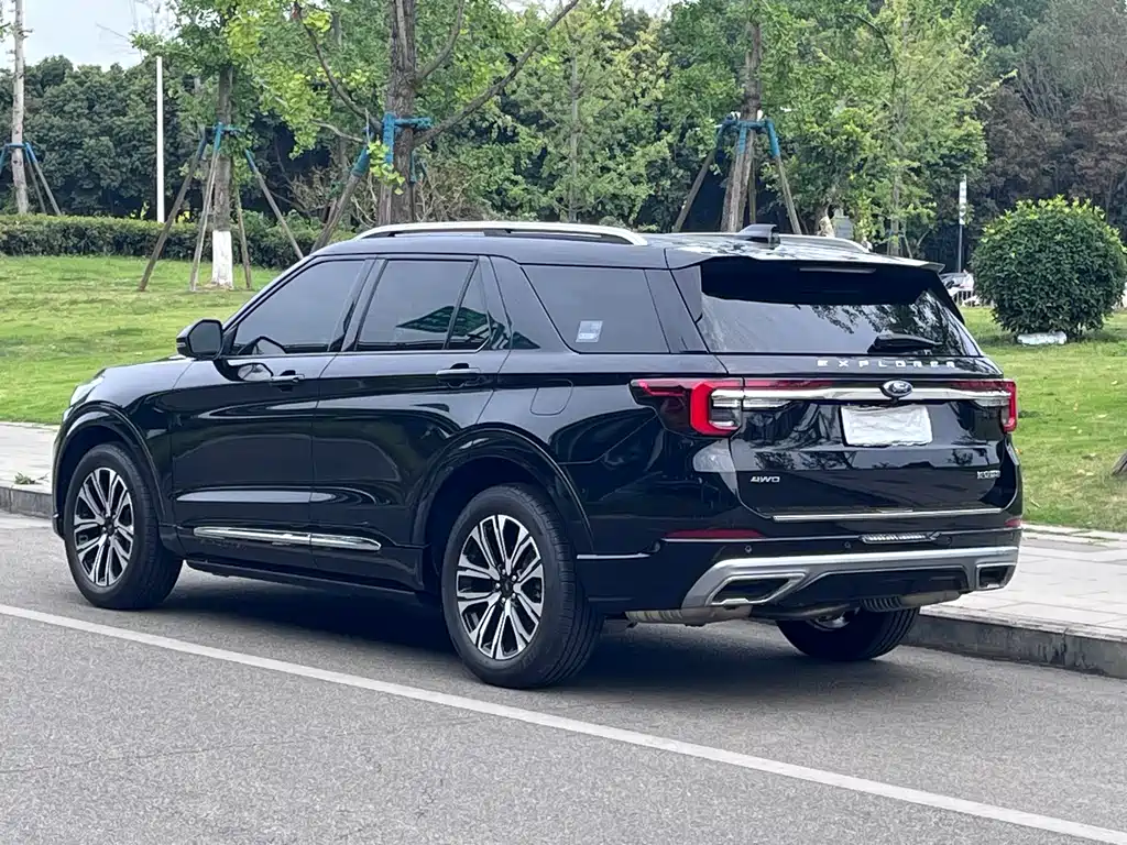 Explorer 2.3 T EcoBoost 4 WD Titanium 6-seat