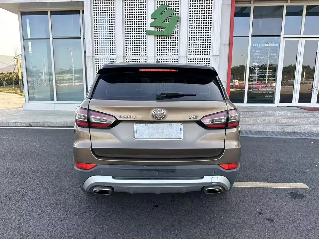 Brilliance V6 1.5 T Auto Distinguished