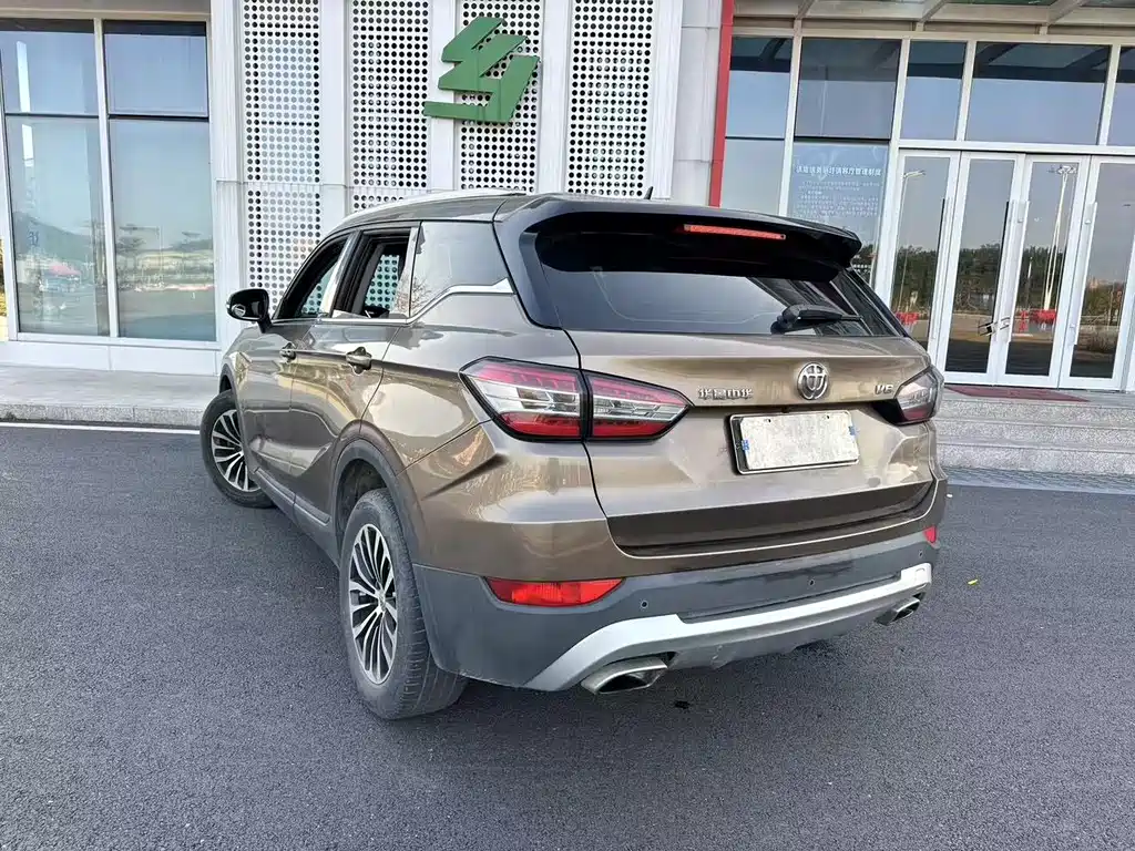 Brilliance V6 1.5 T Auto Distinguished