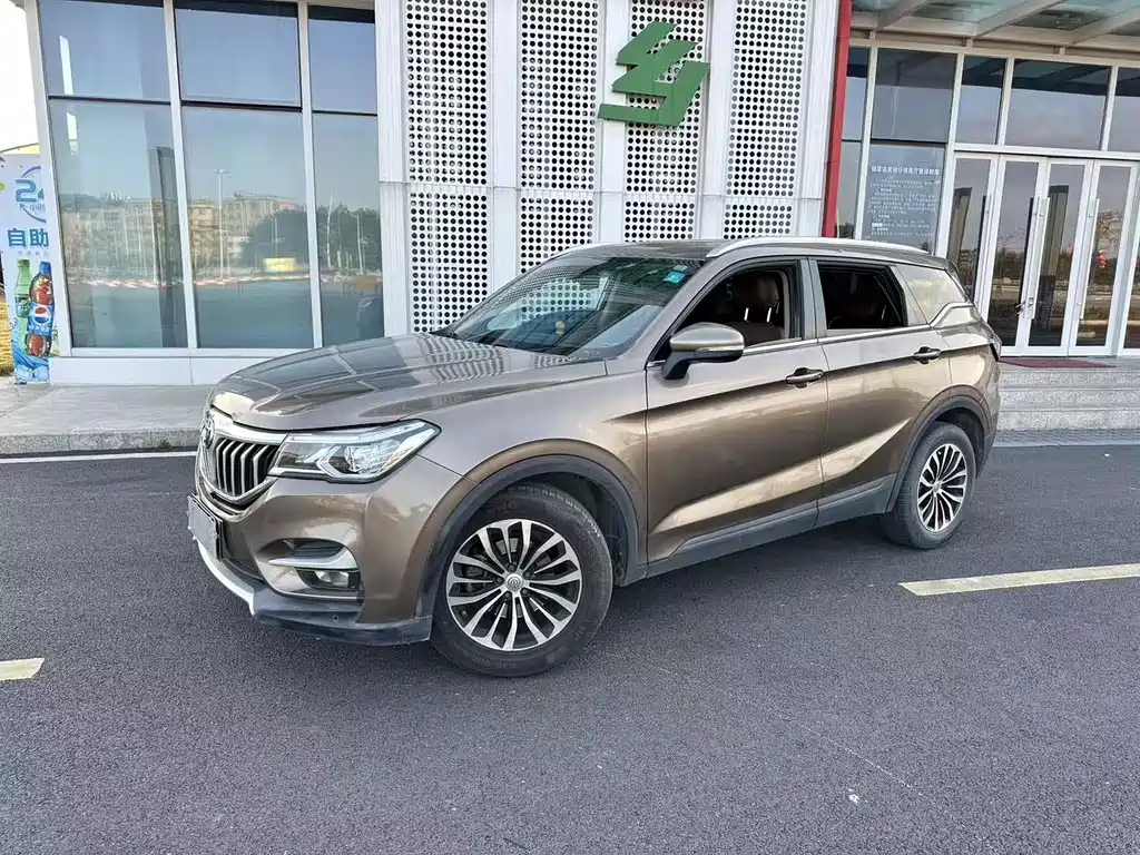 Brilliance V6 1.5 T Auto Distinguished