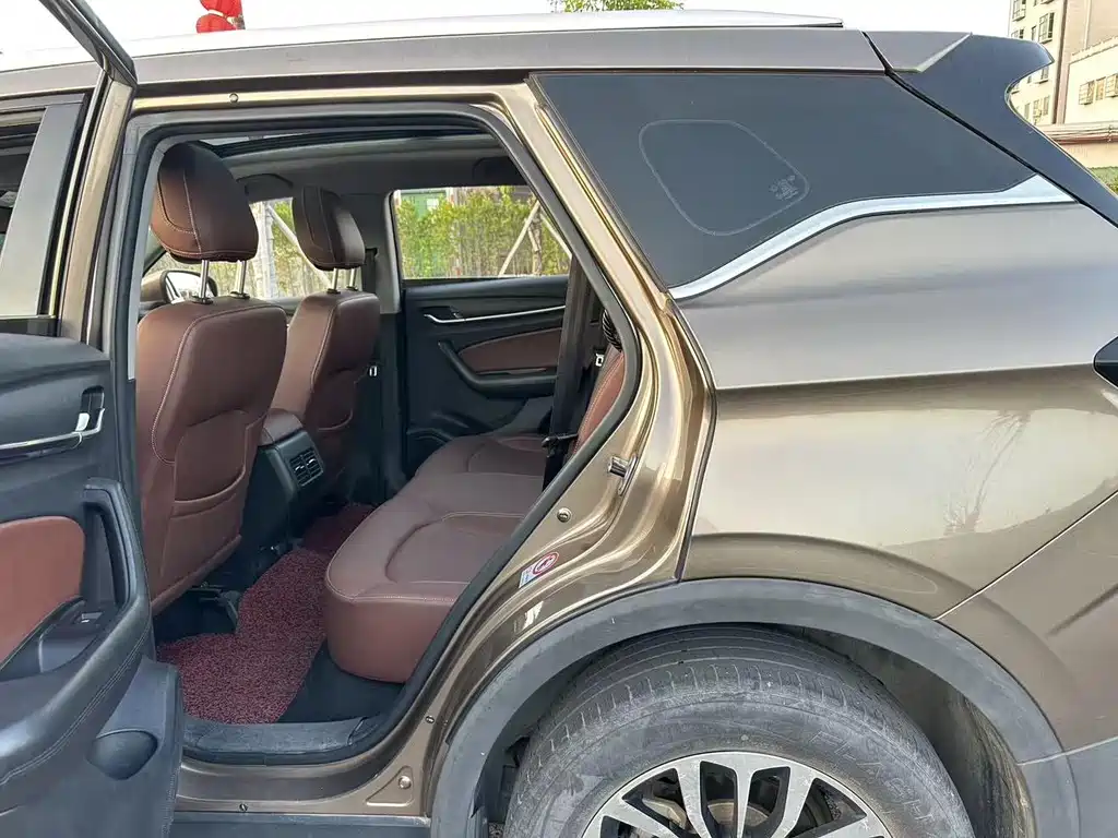 Brilliance V6 1.5 T Auto Distinguished