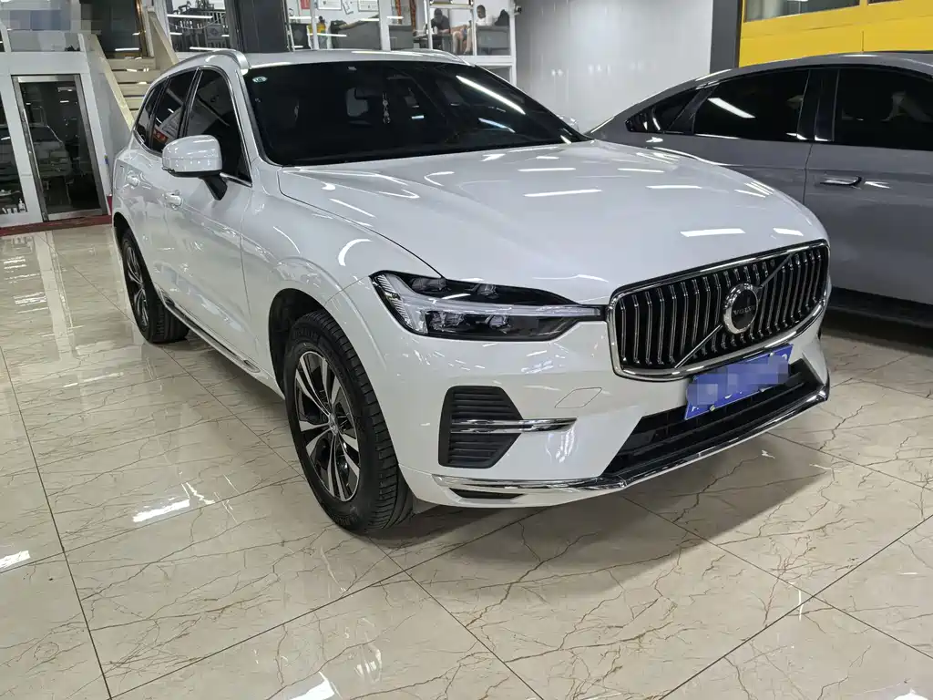 Volvo XC60 B5 4 WD Smart Ease Luxury